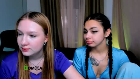 Snapshot of playful_sophie chatting on February 7, 5:51 pm Sophie online show from February 7, 5:51 pm