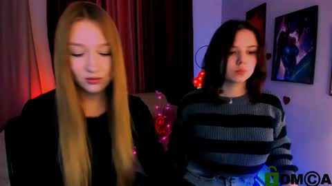 Snapshot of playful_sophie chatting on February 25, 8:19 pm Sophie online show from February 25, 8:19 pm