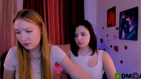 Snapshot of playful_sophie chatting on February 25, 11:22 pm Sophie online show from February 25, 11:22 pm