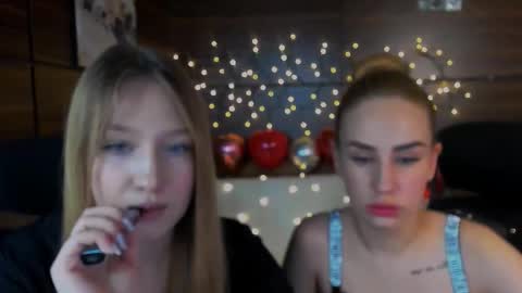 Snapshot of playful_sophie chatting on March 3, 9:59 pm Sophie online show from March 3, 9:59 pm