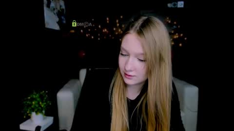 Snapshot of playful_sophie chatting on March 7, 1:40 pm Sophie online show from March 7, 1:40 pm