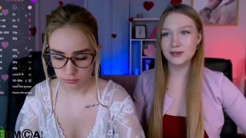 Snapshot of playful_sophie chatting on March 12, 8:31 pm Sophie online show from March 12, 8:31 pm