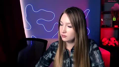 Snapshot of playful_sophie chatting on October 12, 11:42 am Sophie online show from October 12, 11:42 am