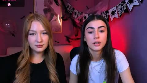 Snapshot of playful_sophie chatting on October 23, 11:09 am Sophie online show from October 23, 11:09 am