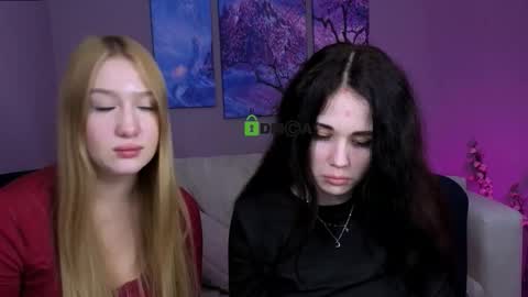 Snapshot of playful_sophie chatting on December 15, 2:16 am Sophie online show from December 15, 2:16 am