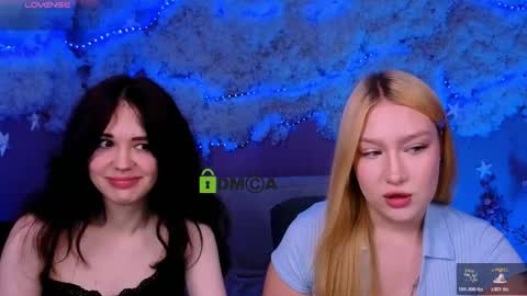 Snapshot of playful_sophie chatting on June 6, 7:29 pm Sophie online show from June 6, 7:29 pm