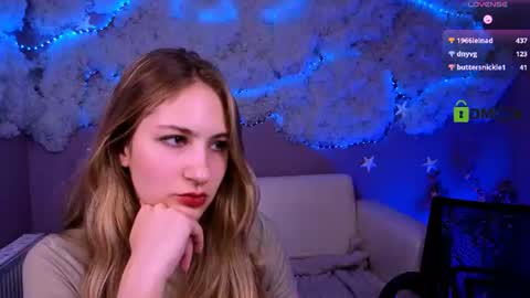 Snapshot of playful_sophie chatting on June 11, 12:32 am Sophie online show from June 11, 12:32 am
