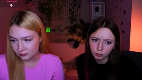 Snapshot of playful_sophie chatting on June 22, 7:22 pm Sophie online show from June 22, 7:22 pm