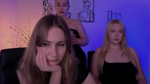 Sophie online show from July 16, 7:09 pm