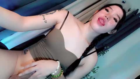 Snapshot of playfulcock69_kate chatting on May 6, 11:32 pm kate online show from May 6, 11:32 pm