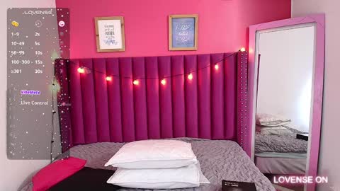 Snapshot of playfuljust_18 chatting on December 11, 12:34 pm SAMARA online show from December 11, 12:34 pm