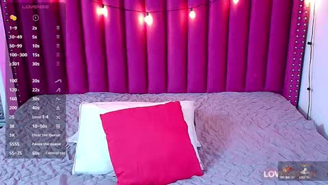 Snapshot of playfuljust_18 chatting on December 22, 12:05 pm SAMARA online show from December 22, 12:05 pm