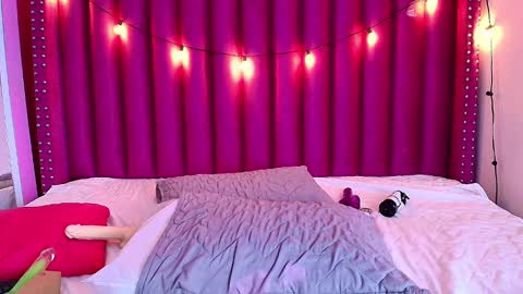 Snapshot of playfuljust_18 chatting on December 23, 4:06 pm SAMARA online show from December 23, 4:06 pm