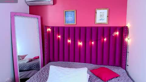 Snapshot of playfuljust_18 chatting on December 25, 12:37 pm SAMARA online show from December 25, 12:37 pm