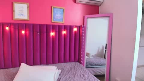 Snapshot of playfuljust_18 chatting on January 1, 12:44 pm SAMARA online show from January 1, 12:44 pm