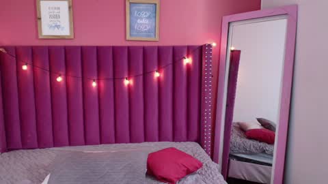 Snapshot of playfuljust_18 chatting on January 13, 12:45 pm SAMARA online show from January 13, 12:45 pm