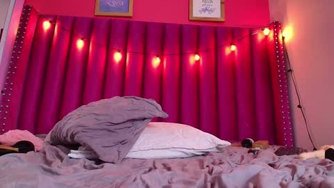 Snapshot of playfuljust_18 chatting on January 21, 4:05 pm SAMARA online show from January 21, 4:05 pm