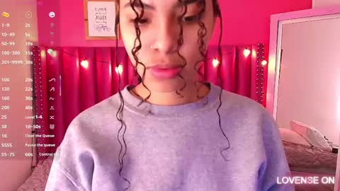 Snapshot of playfuljust_18 chatting on February 12, 12:33 pm SAMARA online show from February 12, 12:33 pm