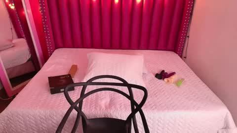 Snapshot of playfuljust_18 chatting on February 14, 3:36 pm SAMARA online show from February 14, 3:36 pm