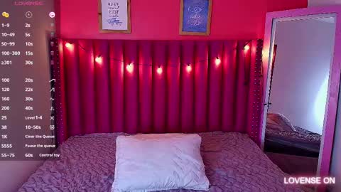 Snapshot of playfuljust_18 chatting on February 19, 12:33 pm SAMARA online show from February 19, 12:33 pm