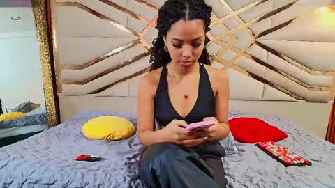 Snapshot of playfuljust_18 chatting on February 21, 7:32 pm SAMARA online show from February 21, 7:32 pm