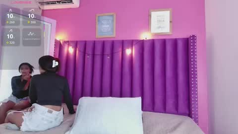 Snapshot of playfuljust_18 chatting on October 18, 1:23 pm SAMARA online show from October 18, 1:23 pm