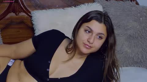 PlayfulNicole online show from November 26, 6:25 am