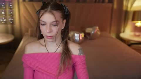 Snapshot of playhard054 chatting on November 11, 11:54 am Lana online show from November 11, 11:54 am