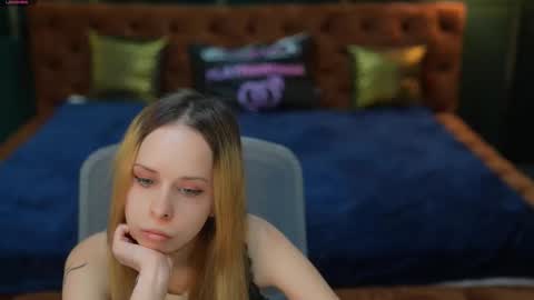 Snapshot of playhard054 chatting on November 24, 11:10 am Lana online show from November 24, 11:10 am