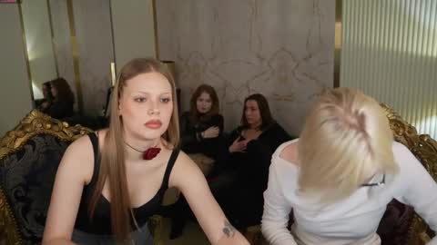 Snapshot of playhard054 chatting on November 25, 3:34 pm Lana online show from November 25, 3:34 pm