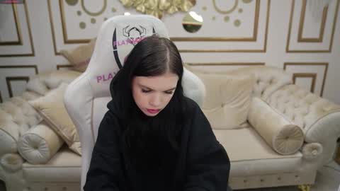 Snapshot of playhard054 chatting on December 15, 11:14 am Lana online show from December 15, 11:14 am