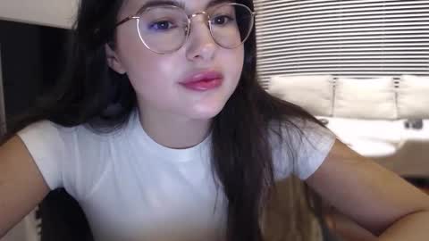 Snapshot of playnofuckinggames chatting on September 10, 9:15 pm Mary online show from September 10, 9:15 pm