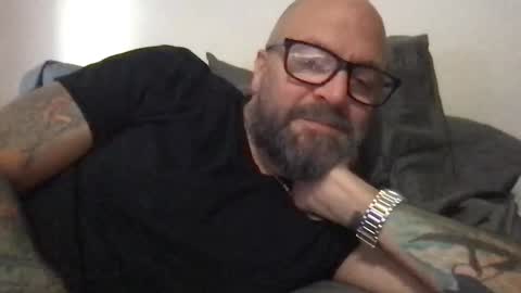 Snapshot of pleasesitonmycock chatting on January 14, 1:49 pm PleaseSitOnMyCock online show from January 14, 1:49 pm