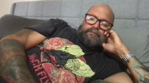 Snapshot of pleasesitonmycock chatting on September 17, 5:36 pm PleaseSitOnMyCock online show from September 17, 5:36 pm