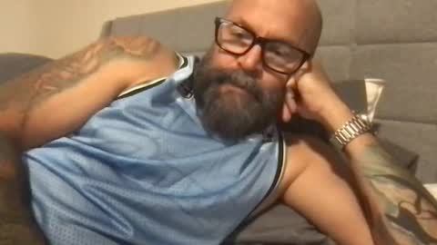 Snapshot of pleasesitonmycock chatting on June 8, 2:34 am PleaseSitOnMyCock online show from June 8, 2:34 am