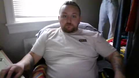 Snapshot of pleasewithease chatting on February 16, 4:53 pm aimtoplease online show from February 16, 4:53 pm