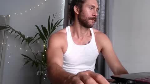 pleasure online show from December 3, 1:31 pm