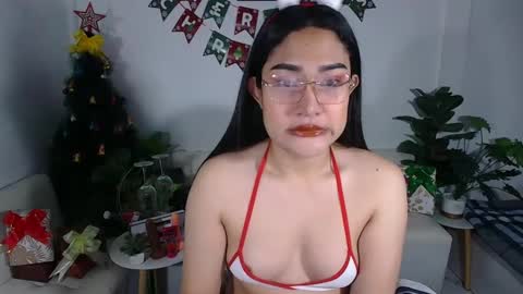 Ploysai online show from December 25, 1:42 am