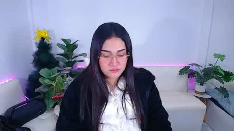 Ploysai online show from November 29, 7:44 am