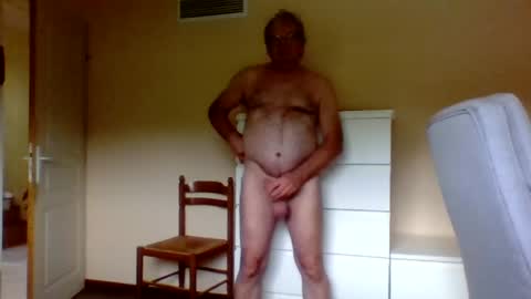 Snapshot of pluchet chatting on July 1, 4:47 am pluchet online show from July 1, 4:47 am