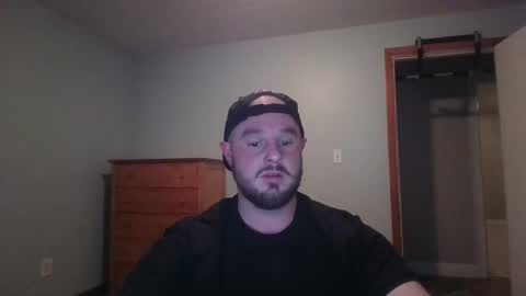 Snapshot of pluski155 chatting on February 18, 10:25 pm Evan online show from February 18, 10:25 pm