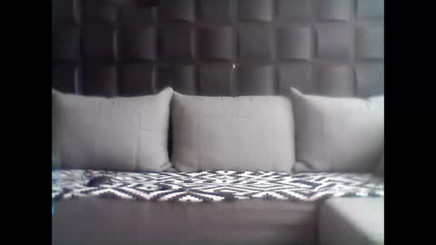 Snapshot of plutomaniaxxx chatting on February 19, 9:49 am plutomaniaxxx online show from February 19, 9:49 am