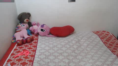 Snapshot of pocahontas_princess__ chatting on May 7, 5:40 pm Pocahontas online show from May 7, 5:40 pm