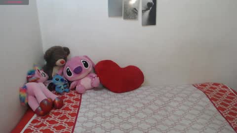 Snapshot of pocahontas_princess__ chatting on May 8, 3:06 pm Pocahontas online show from May 8, 3:06 pm