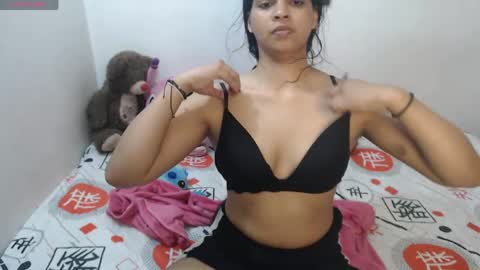Snapshot of pocahontas_princess__ chatting on May 21, 2:35 pm Pocahontas online show from May 21, 2:35 pm