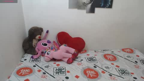 Snapshot of pocahontas_princess__ chatting on May 22, 2:55 pm Pocahontas online show from May 22, 2:55 pm