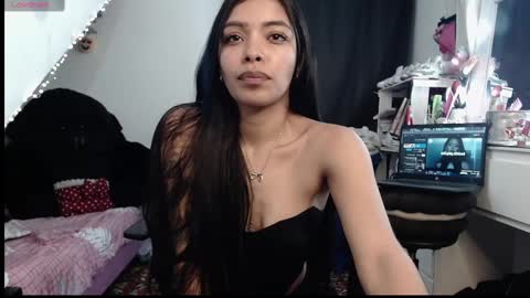 Snapshot of pocahot222 chatting on October 3, 1:13 am pocahot222 online show from October 3, 1:13 am