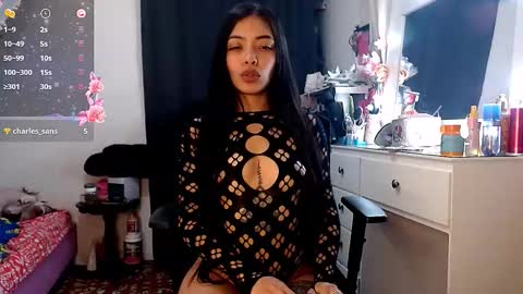 Snapshot of pocahot222 chatting on October 13, 9:59 pm pocahot222 online show from October 13, 9:59 pm