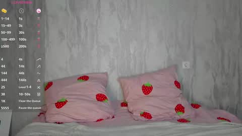 Snapshot of pocet_barbie chatting on May 7, 2:17 am Mary online show from May 7, 2:17 am