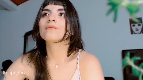 Snapshot of poeeticaa_ chatting on December 20, 2:41 am IG ipoetica online show from December 20, 2:41 am